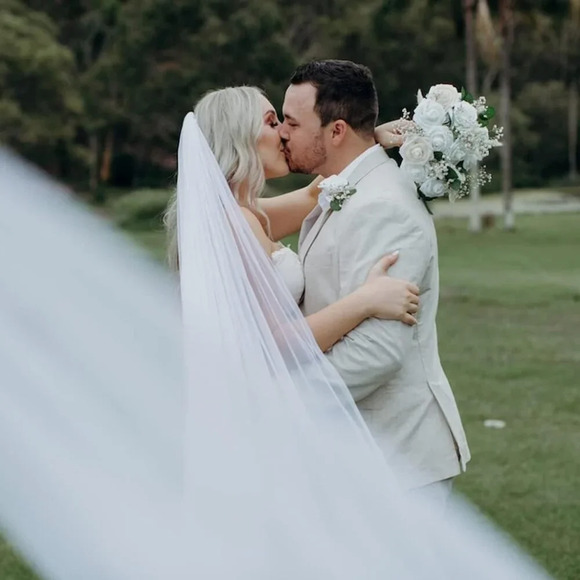 ❤️Women White Bride Wedding Veil White Long Cathedral Drop Veils and Brides - Picture 7 of 7